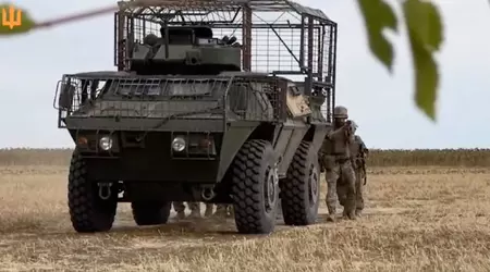 I veicoli corazzati americani M1117, promessi all'Ucraina nel 2022, sono finalmente arrivati ai soldati ucraini.