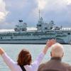 La HMS Prince of Wales, costata 3,85 miliardi di dollari, è salpata per gli Stati Uniti: la più grande portaerei britannica riceverà i jet da combattimento F-35B, gli aerei convertibili MV-22 e i droni-6 La HMS Prince of Wales, costata 3,85 miliardi di dollari, è salpata per gli Stati Uniti: la più grande portaerei britannica riceverà i jet da combattimento F-35B, gli aerei convertibili MV-22 e i droni-6