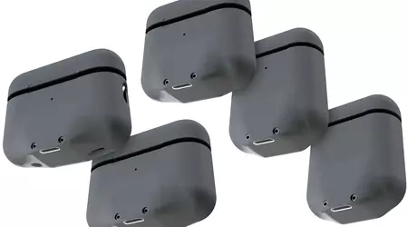 Questa custodia per cuffie aggiunge una porta USB-C ai vecchi AirPods con Lightning