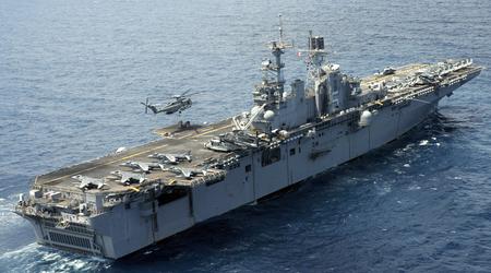 Gli Stati Uniti stanno trasferendo la USS Bataan, una versatile nave d'assalto anfibio con a bordo i Marines, nel Mar Mediterraneo.