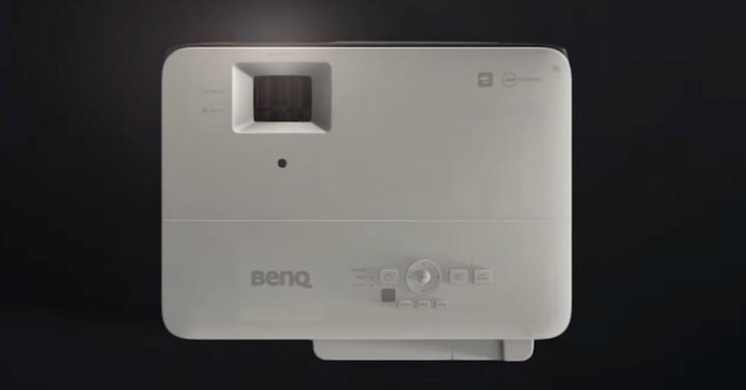 BenQ TK700STi proiettore da letto