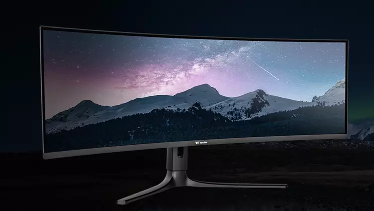 Thermaltake ha introdotto il grande monitor ...