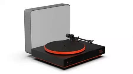JBL Spinner BT: il primo lettore Bluetooth di JBL con aptX HD, con il quale è possibile ascoltare i dischi in vinile su altoparlanti e cuffie wireless.