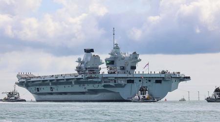 La HMS Prince of Wales, costata 3,85 miliardi di dollari, è salpata per gli Stati Uniti: la più grande portaerei britannica riceverà i jet da combattimento F-35B, gli aerei convertibili MV-22 e i droni