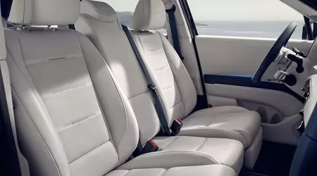 Hyundai ha svelato il sedile anteriore centrale della nuova Palisade: non è largo come il sedile del guidatore, ma non è nemmeno a misura di bambino