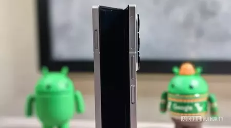 Samsung può consentire di avviare Gemini tenendo premuto il pulsante laterale.