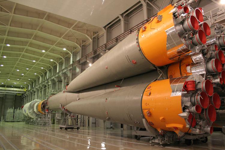 La Russia lancia nello spazio satelliti ...