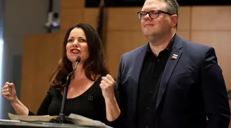 Il sindacato degli attori statunitensi ha raggiunto un accordo con gli studi cinematografici sulle regole per l'uso dell'IA generativa