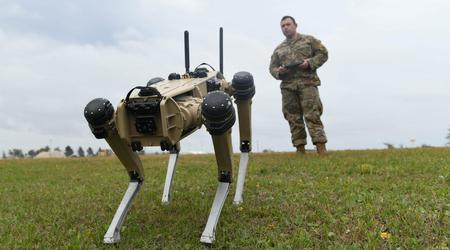 Gli Stati Uniti hanno testato un "cane robot" con un fucile sulla schiena in Medio Oriente
