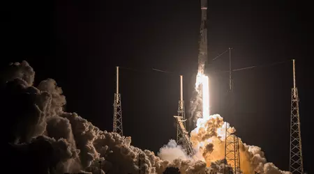 SpaceX ha effettuato con successo due lanci del Falcon 9 nel giro di poche ore. I razzi hanno messo in orbita diverse decine di satelliti, tra cui Starlink