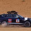 Genesis GV80 Desert Edition con paesaggio desertico