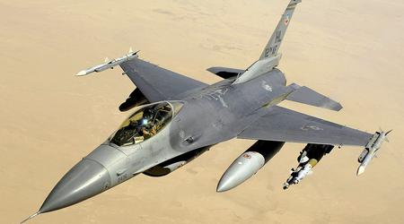 Altri F-16 olandesi arrivano in Romania per addestrare, tra gli altri, i piloti ucraini