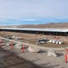 Lavori di costruzione presso lo stabilimento Tesla Semi