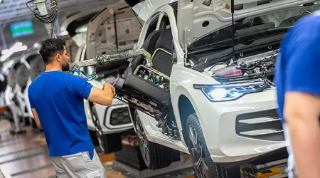 Volkswagen ha confermato il taglio di oltre 35.000 posti di lavoro in Germania e lo spostamento della produzione della Golf in Messico