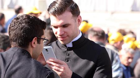 Non ha resistito alla tentazione: Un prete della Pennsylvania ha speso più di 40.000 dollari dalle casse della chiesa in giochi per cellulari