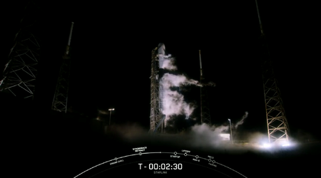 SpaceX ha annullato il lancio dei satelliti Starlink su un razzo Falcon 9 40 secondi prima del decollo per un motivo sconosciuto