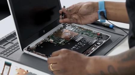 Microsoft ha iniziato a vendere pezzi di ricambio per i dispositivi Surface in modo che gli utenti possano effettuare da soli le riparazioni fuori garanzia.