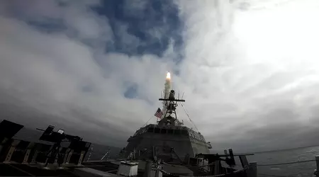 La nave da combattimento litoranea statunitense USS Savannah ha lanciato per la prima volta il missile intercettore Standard Missile 6, in grado di attaccare obiettivi aerei e terrestri.