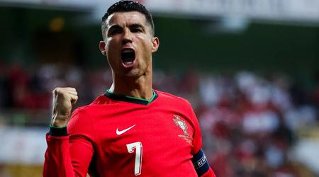 Cristiano Ronaldo ha lanciato il suo canale YouTube, ha battuto il record storico del servizio e ha ottenuto un pulsante d'oro: tutto in un giorno!