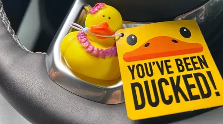 Hertz offre in affitto Jeep Wrangler con oche di gomma all'interno