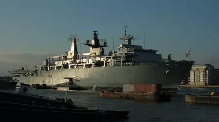 Il Brasile potrebbe acquistare dalla Gran Bretagna le navi d'assalto anfibio Albion in disuso