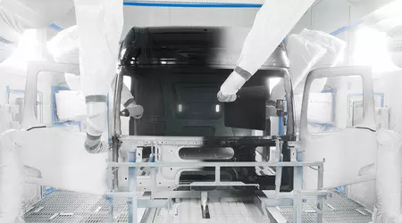 Lo stabilimento Mercedes-Benz lancia un metodo innovativo per la verniciatura delle cabine dei camion