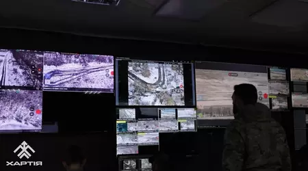 L'esercito ucraino ha condotto con successo la prima operazione che coinvolge esclusivamente droni terrestri e aerei.
