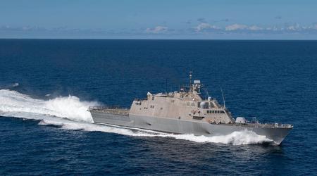 La Marina statunitense ha messo in disarmo le due navi da combattimento litoranee della classe Freedom, USS Little Rock e USS Detroit, per un costo totale di circa 800 dollari, anche se avevano meno di 10 anni di servizio.