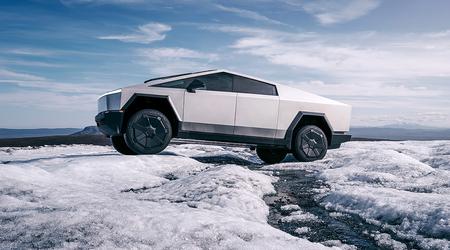 Tesla ha rilasciato il primo aggiornamento software per il Cybertruck, con il quale ha migliorato la maneggevolezza e le capacità di ricarica del veicolo elettrico.