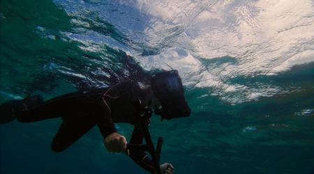 Samsung ha sviluppato una speciale tecnologia Ocean Mode per gli smartphone Galaxy, per aiutare i subacquei a esplorare le barriere coralline