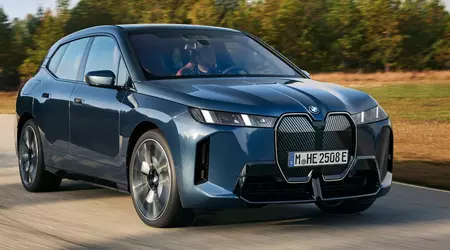 La BMW iX riceve un lifting, più potenza e un'autonomia maggiore