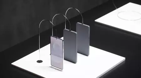 Samsung Galaxy S25 Edge svelato dal vivo all'evento Unpacked