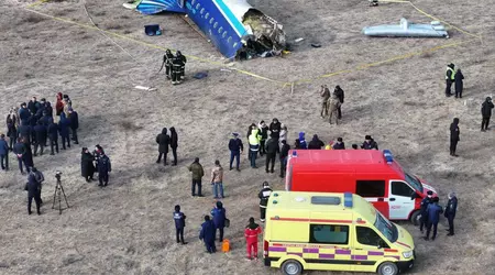 Frammenti di missili russi Pantsir-S1 trovati nell'aereo passeggeri ERJ-190 dell'Azerbaigian abbattuto