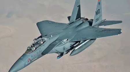 Gli americani testano l'F-15E con nuovi missili a basso costo per contrastare i droni