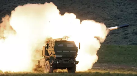 L'HIMARS / MLRS ha distrutto un lanciamissili terra-aria russo Tor-M2 da 25 milioni di dollari con un singolo proiettile GMLRS da 200.000 dollari.