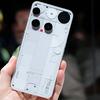 Nothing Phone (3) è un flagship con un design unico