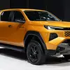 Anteprima: Vista laterale Hilux ibrida 2026