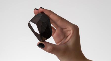Un esclusivo diamante nero Enigma del peso di 555,55 carati è stato venduto per $ 4.300.000 in criptovaluta