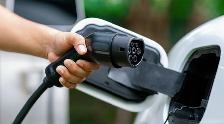 GM, Ford, Toyota e altre case automobilistiche hanno esortato Trump a mantenere le agevolazioni fiscali per le auto elettriche e a sostenere le auto a guida autonoma.
