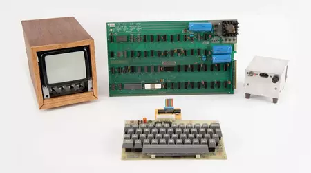 Una copia funzionante dell'Apple-1 con un manuale di istruzioni con note scritte a mano da Steve Jobs e Steve Wozniak è stata venduta all'asta per 375.000 dollari.