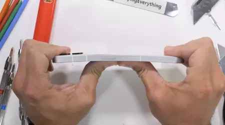 Il Nothing Phone (2) è stato sottoposto a una prova di resistenza estrema subito dopo il lancio ufficiale.