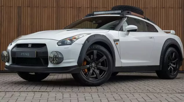Nissan GT-R trasformato in SUV e ...