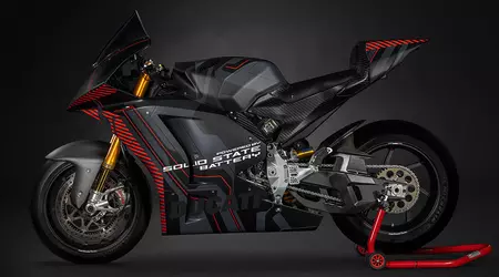 Ducati per prima del gruppo Volkswagen ha presentato un modello con batteria a stato solido