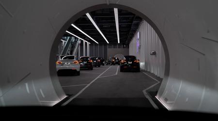 L'auto di Tesla si inceppa nel tunnel di Vegas Loop al CES 2022