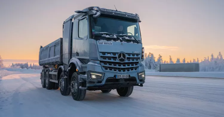 Il Mercedes-Benz eArocs 400 Elettrico Ha ...