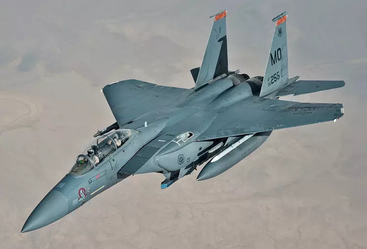 Gli americani testano l'F-15E con nuovi ...