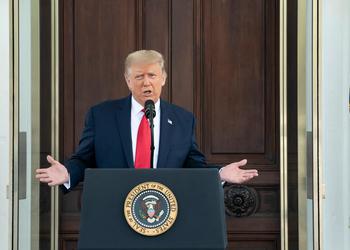 Trump critica l'UE per le multe ...