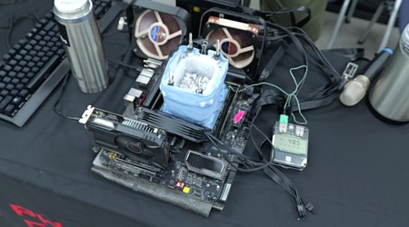Il chip Xeon di generazione Rapids Sapphire a 16 core di Intel è overcloccato a 7,2 GHz, ma non supera i test sulle prestazioni