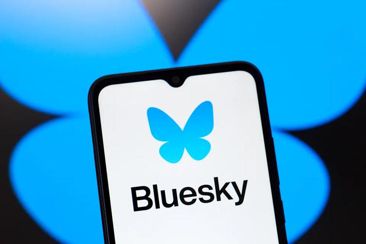 Bluesky permette di caricare video di ...
