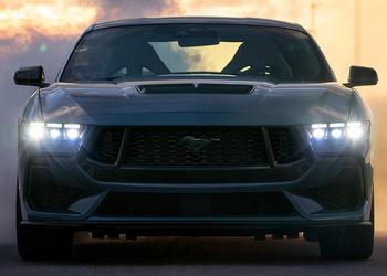 La Ford Mustang a quattro porte ...